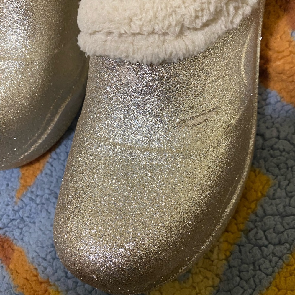NEW Bebe Gold Glitter FUAX Shoes - Picture 4 of 6